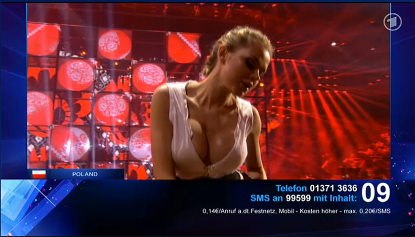 European fan service showing the old-fashioned way of milk production.